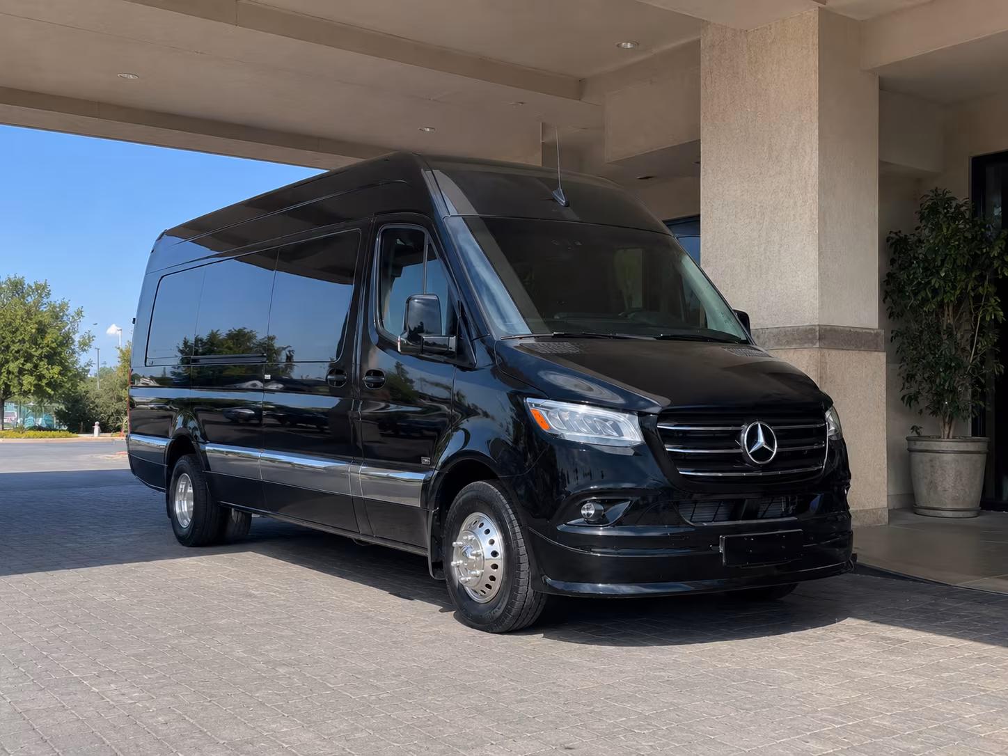 find the perfect transportation for your next corporate event 3